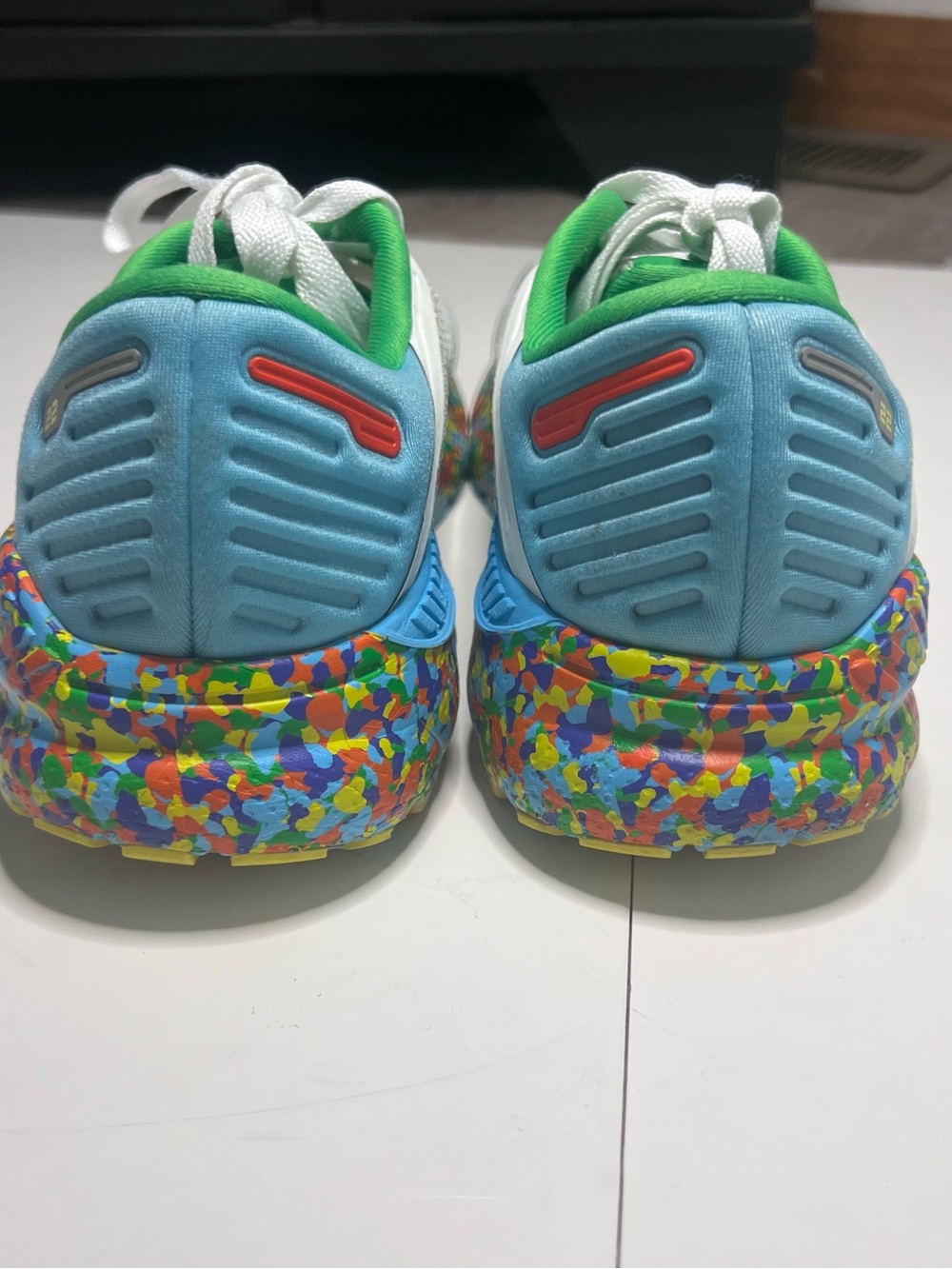 Brooks Women’s White Sneakers with Multicolor Speckle Sole - Picture 4 of 9